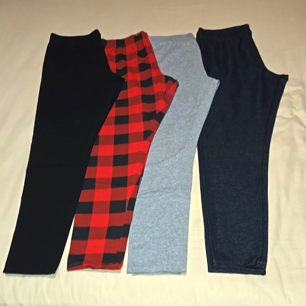 4 pairs No Boundaries leggings